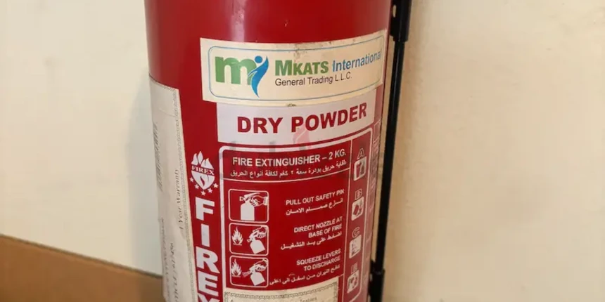 Fire! extinguisher with stand. Never used. Full. For car or home Fire extinguisher with stand. Never used. Full. For car or home Fire extinguisher with stand. Never used. Full. For car or home